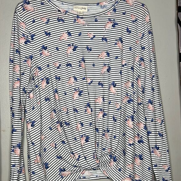 Maison Jules striped floral, long sleeve twist front top size medium - Picture 3 of 12